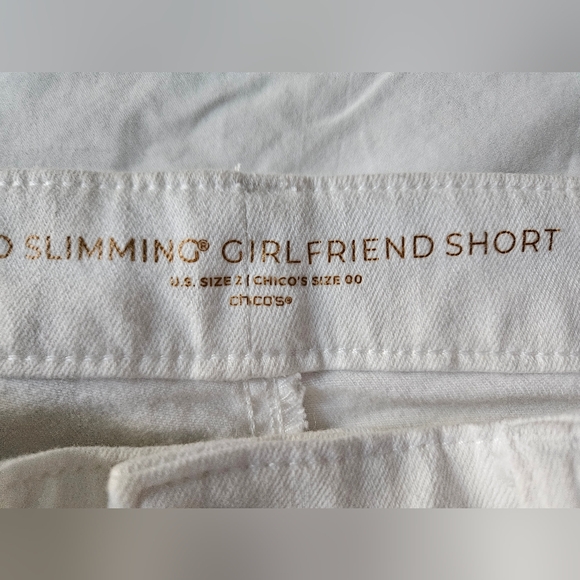 CHICO'S So Slimming Girlfriend White Jean Shorts | SZ 2 - Picture 8 of 9